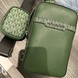 Michael Kors Cooper Medium KORS Logo Sling Pack NWT moss green with porch